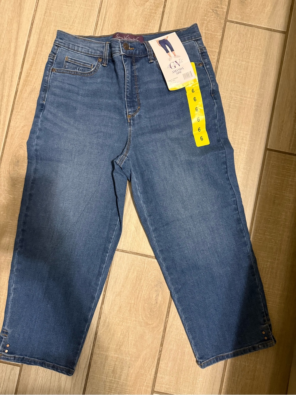 Gloria Vanderbilt Amanda Women's Stretch Capri Jeans - Size 6 NWT